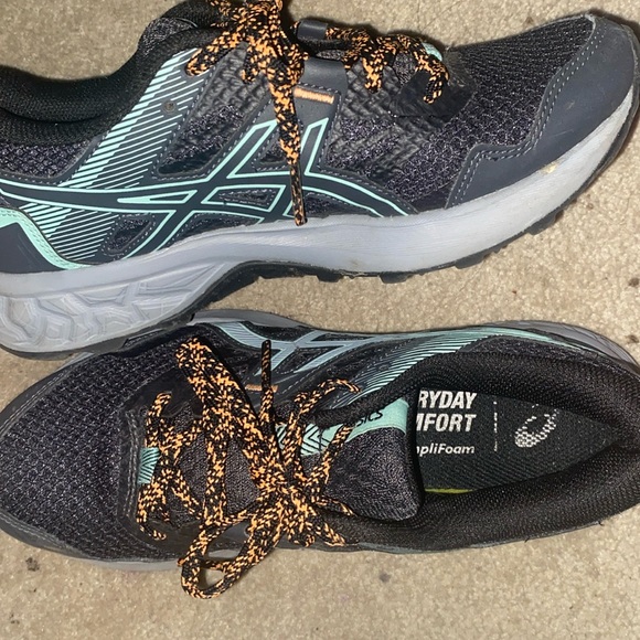 ASICS, SIZE 6 - Picture 2 of 3